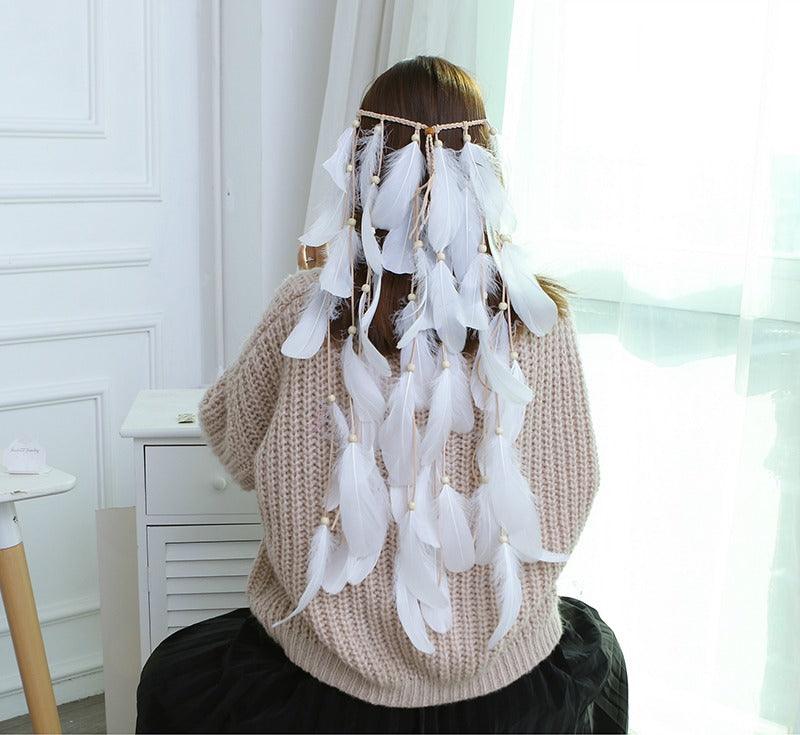 Accesoriu par, stil hippie, cu pene albe, Erza C3 - Pursehuit.ro