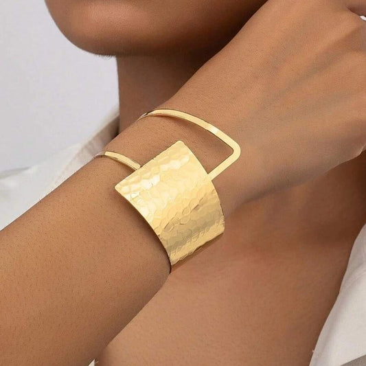 Bratara aurie, ajustabila, forma arhitecturala, Robyn C9 - Pursehuit.ro