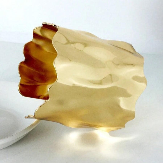 Bratara aurie, ajustabila, lata, textura ondulata, Roe C9 - Pursehuit.ro