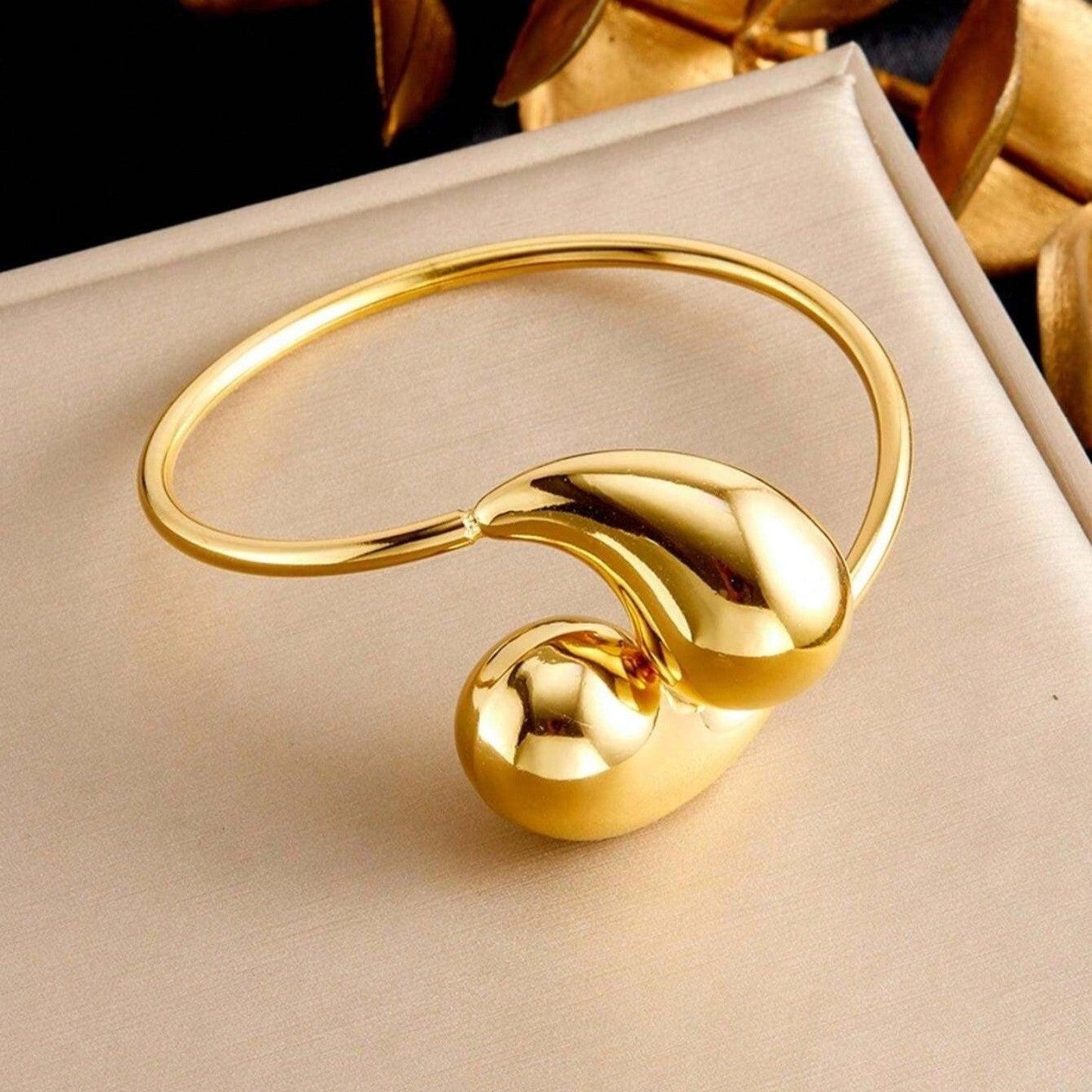 Bratara aurie, din otel inoxidabil, cu picatura de apa, suflata cu aur 18k, Carmencita C24 - Pursehuit.ro