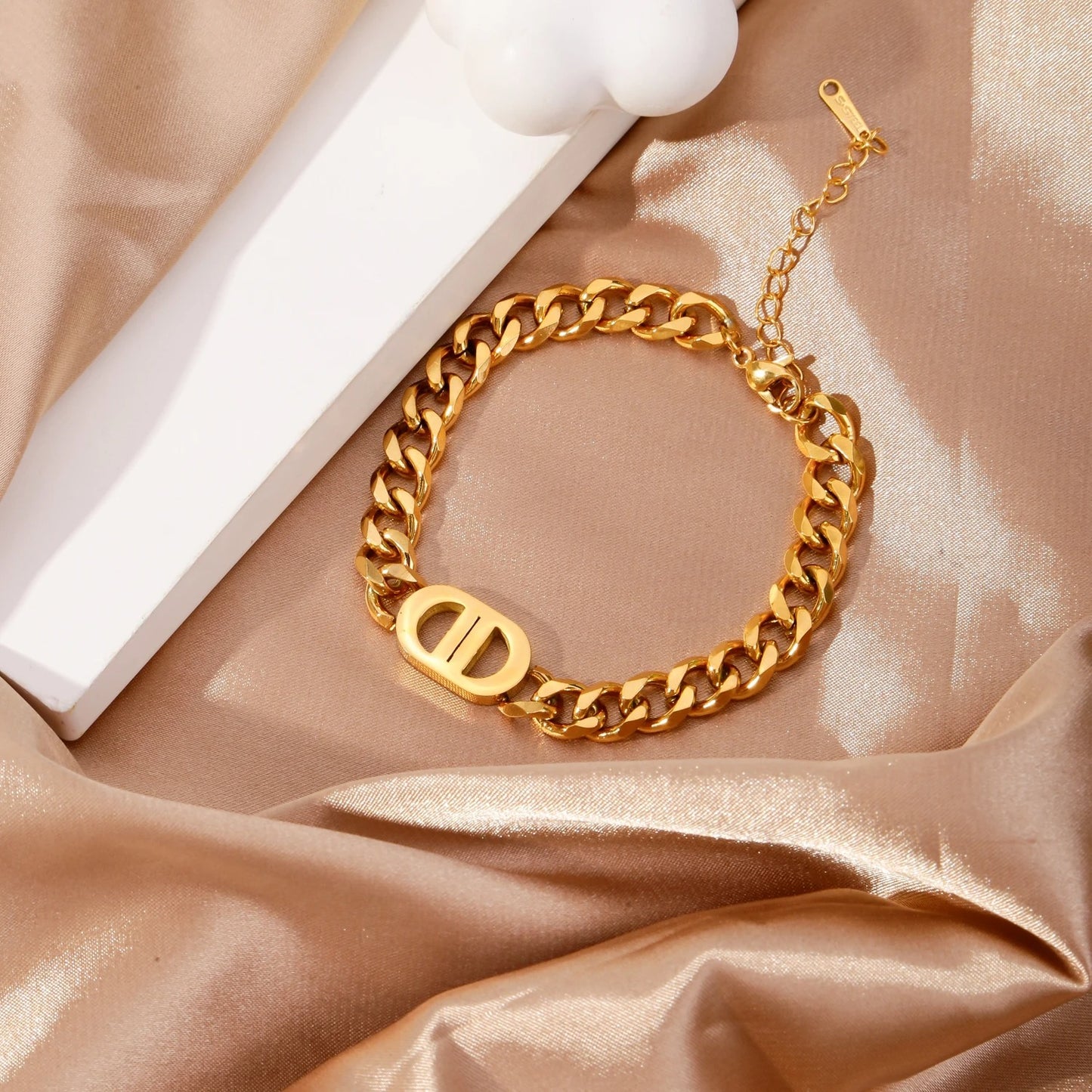 Bratara aurie, din otel inoxidabil, suflata cu aur 18k, cu zale masive, Janelle C5