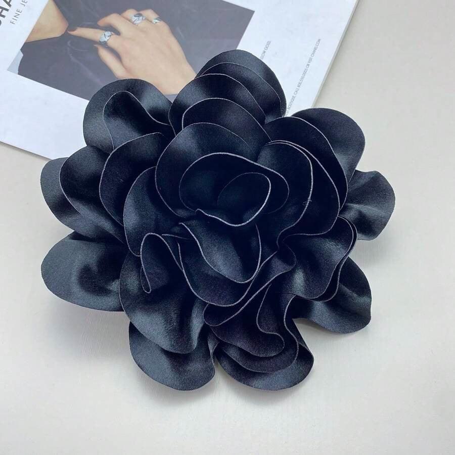 Brosa tip floare supradimensionata, neagra, Maika C21 - Pursehuit.ro