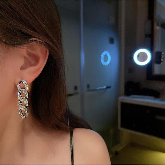 Cercei argintii, cu clips, lungi, cu zale si pietre, Elara C1 - Pursehuit.ro