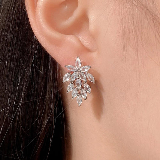 Cercei argintii, cu pietre din zirconiu, Narda C15 - Pursehuit.ro