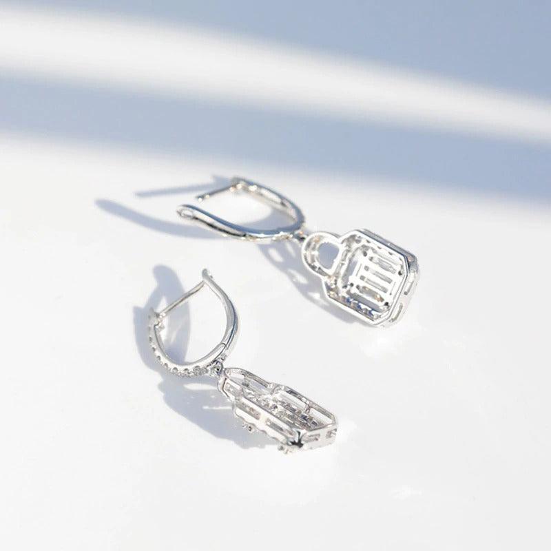 Cercei argintii, cu pietre din zirconiu, Nora C7 - Pursehuit.ro