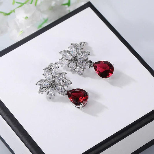 Cercei argintii, forma de floare, cu pietre din zirconiu, Ailen C5 - Pursehuit.ro