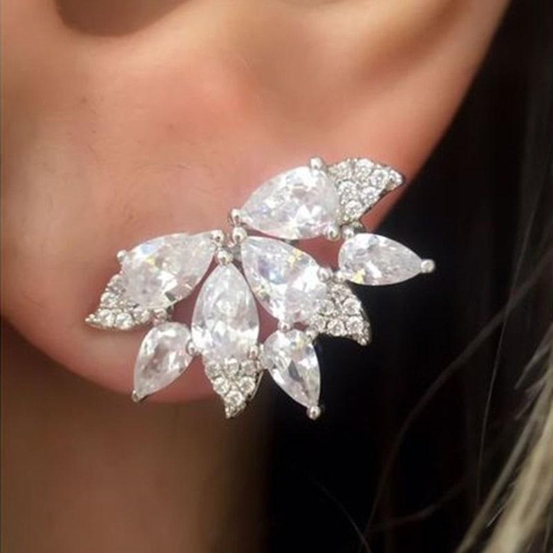 Cercei argintii, forma de floare, cu pietre din zirconiu, Sheryl C3 - Pursehuit.ro