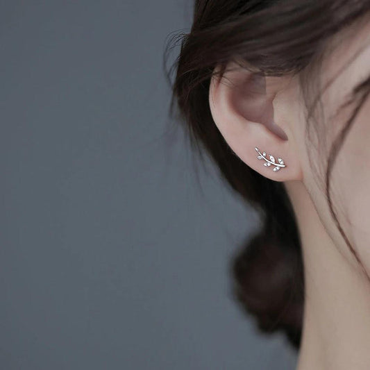 Cercei argintii, forma de frunzulita, cu pietre din zirconiu, Adna C16 - Pursehuit.ro