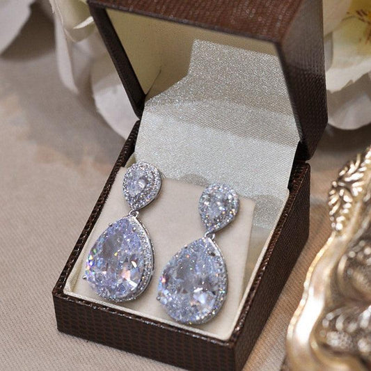 Cercei argintii, forma de lacrima, cu pietre din zirconiu, Aleksei C14 - Pursehuit.ro