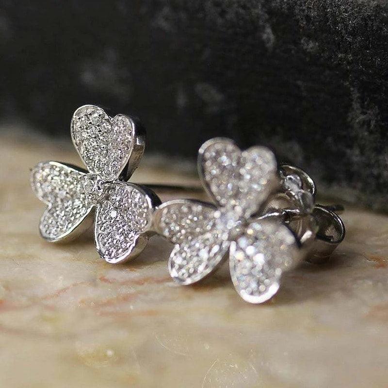 Cercei argintii, forma de trifoi, cu pietre din zirconiu, Neil C12 - Pursehuit.ro