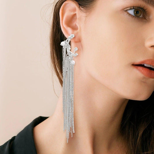 Cercei argintii, lungi, cu franjuri si perlute, Margaux C21 - Pursehuit.ro