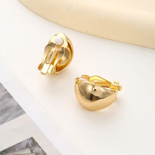 Cercei aurii, cu clips, forma bombata, Ionathan C5 - Pursehuit.ro