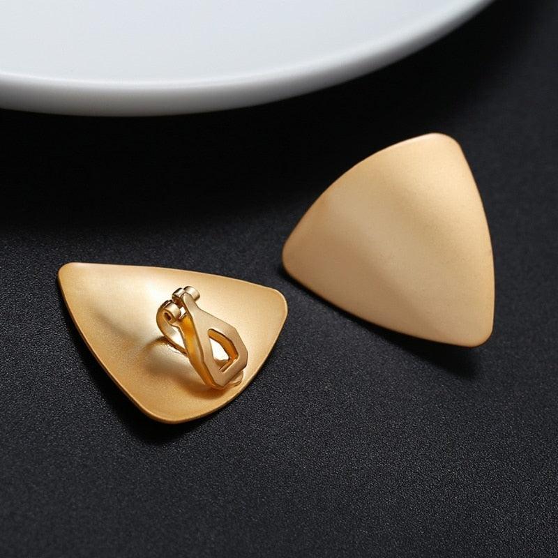 Cercei aurii, cu clips, forma de triunghi, Iria C5 - Pursehuit.ro