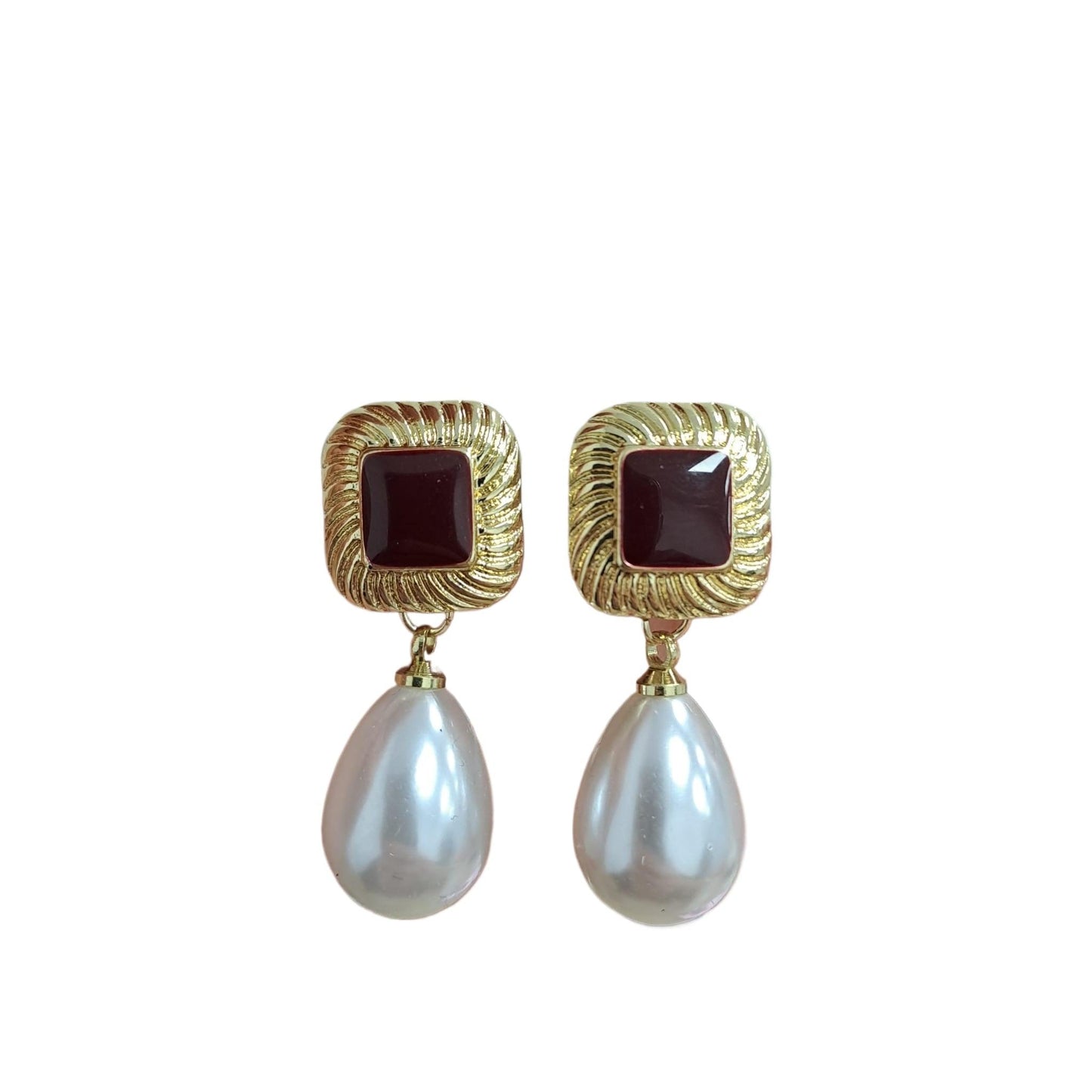 Cercei aurii, cu clips, insertii rosii si perle, Ralda C4 - Pursehuit.ro