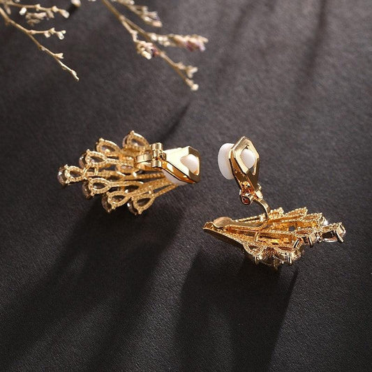 Cercei aurii, cu clips si pietre din zirconiu, Vicktoria C4 - Pursehuit.ro