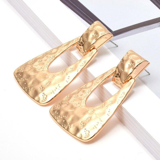 Cercei aurii, cu textura sifonata, Valentina C1 - Pursehuit.ro