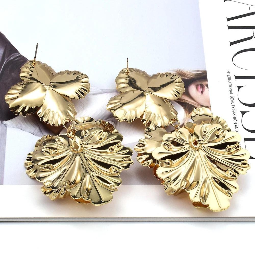 Cercei aurii, forma de floare, Ronney C5 - Pursehuit.ro