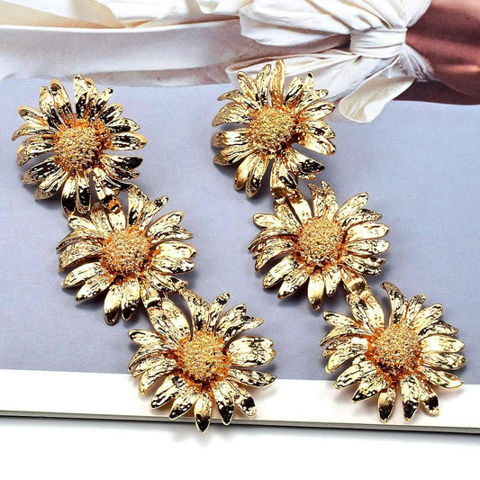 Cercei aurii, lungi, cu flori, Didda C4 - Pursehuit.ro