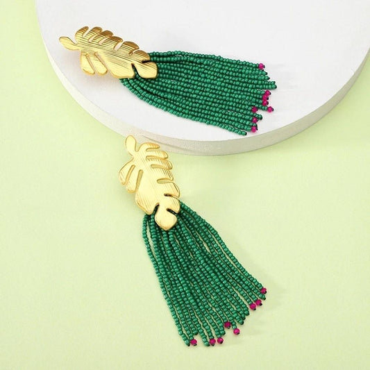 Cercei aurii, lungi, cu franjuri din margelute verzi, Ross C4 - Pursehuit.ro