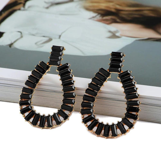 Cercei aurii, ovali, cu pietre negre, Hanna C7 - Pursehuit.ro