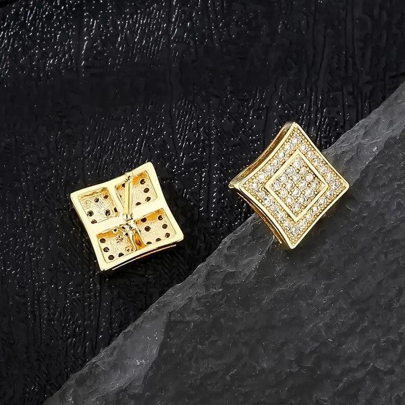 Cercei aurii, patrati, cu pietre din zirconiu, Neela C8 - Pursehuit.ro