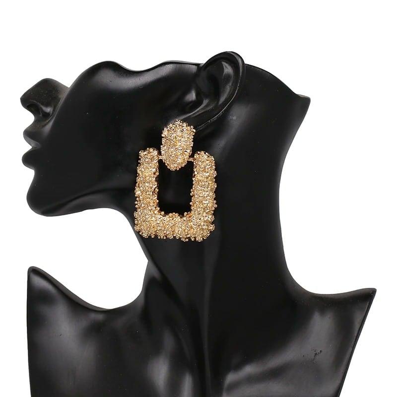 Cercei aurii, patrati, cu textura incretita, Fabiana C1 - Pursehuit.ro