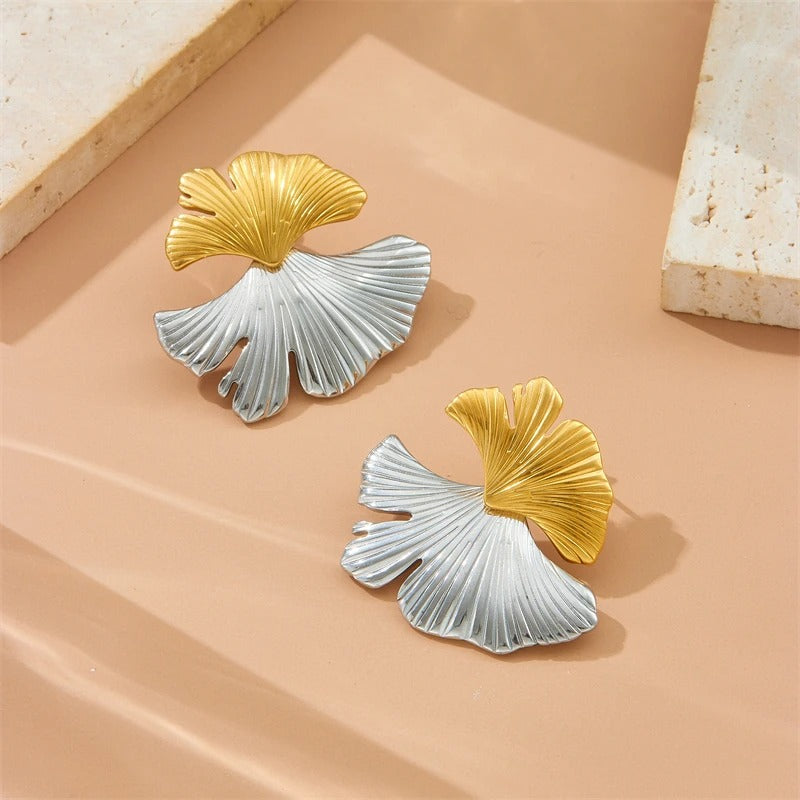 Cercei argintii, din otel inoxidabil, forma de petale, suflati cu aur 18k, Detlef C5