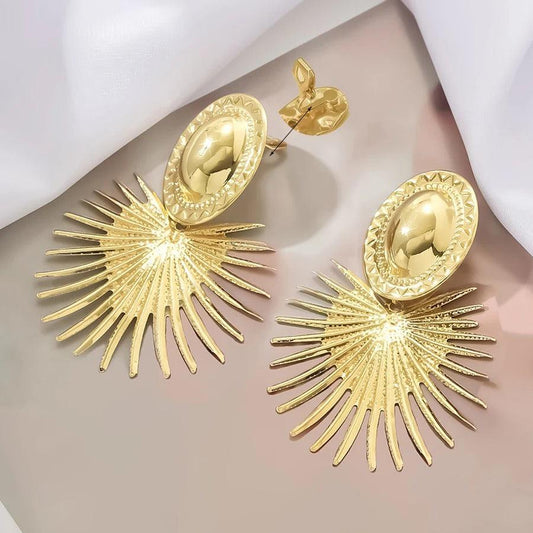 Cercei aurii, cu clips, masivi, forma de soare, Margareta C5 - Pursehuit.ro