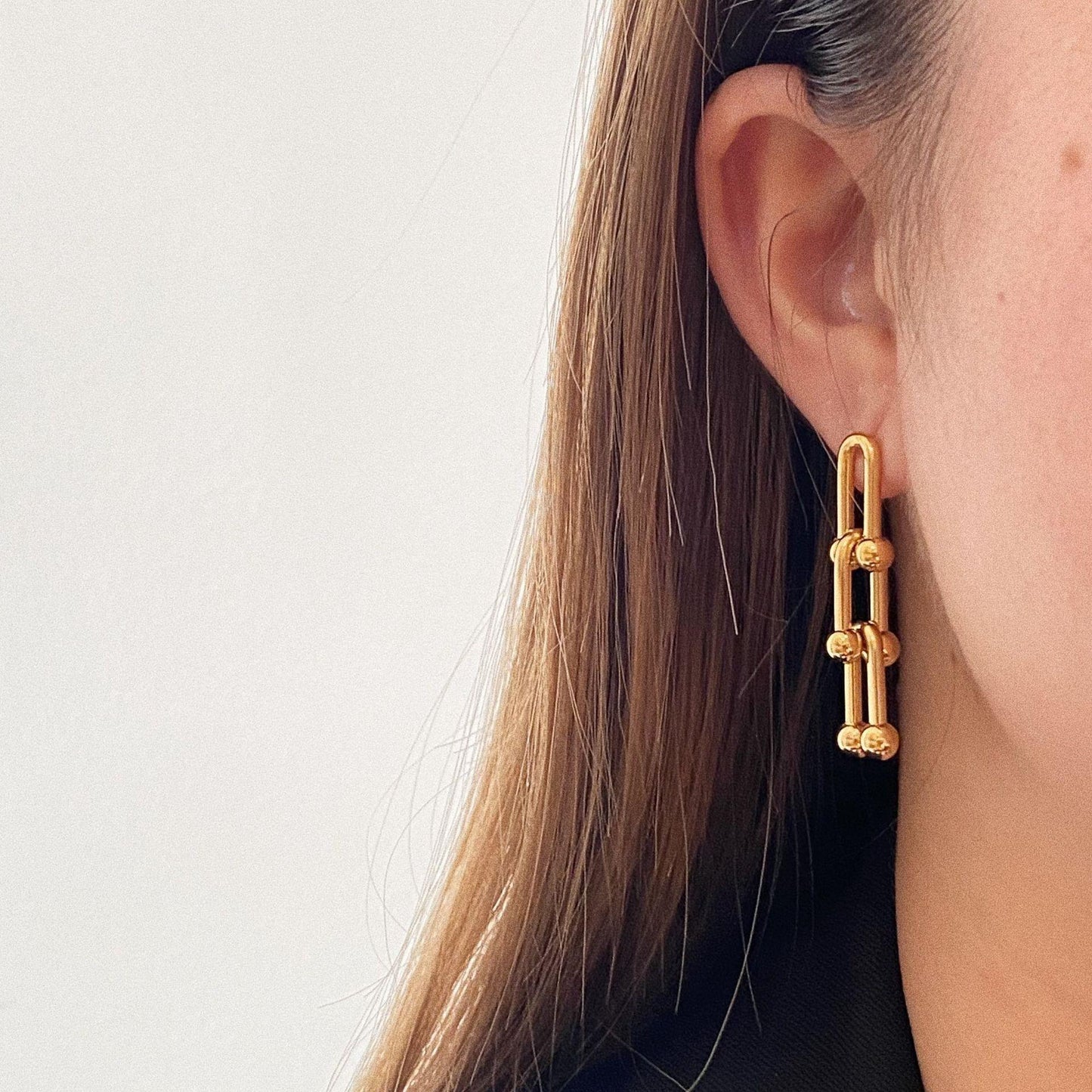 Cercei aurii, din otel inoxidabil, cu zale imbinate, suflati cu aur 18k, Gerline C2