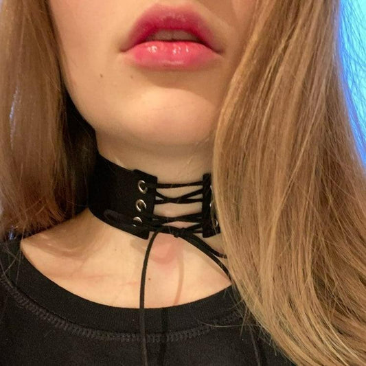 Choker negru, lat, cu snur, din piele ecologica, Lara C4 - Pursehuit.ro