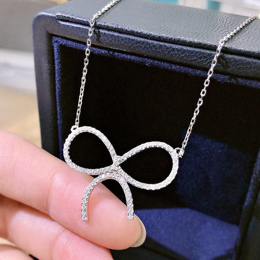 Colier argintiu, cu fundita si pietre din zirconiu, Delia C27 - Pursehuit.ro