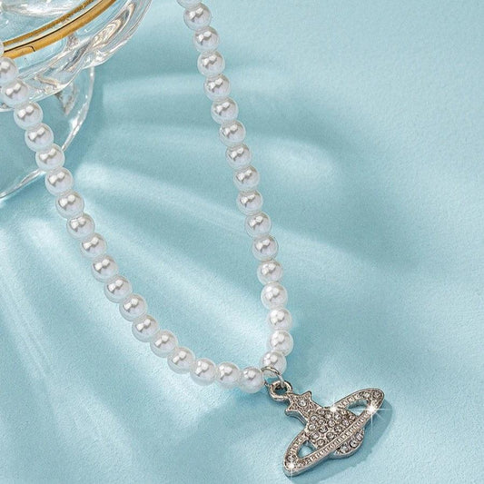 Colier argintiu, cu perle, pietre si pandantiv cu planeta, Saturn C4 - Pursehuit.ro