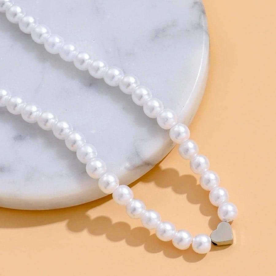 Colier argintiu, cu perle si pandantiv inimioara, Nicky C1 - Pursehuit.ro