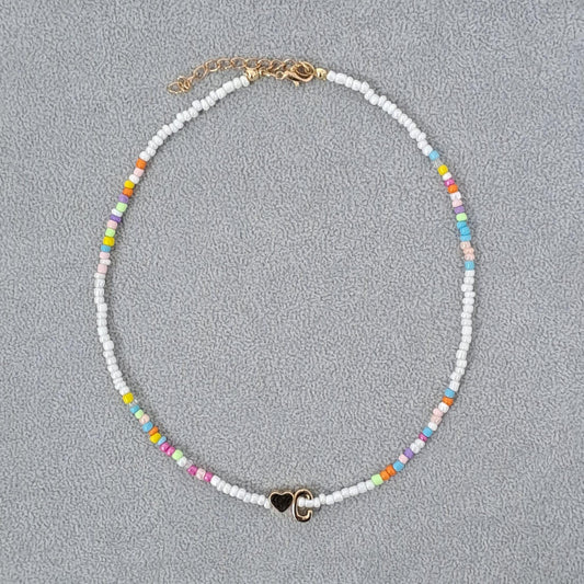 Colier auriu, cu margelute colorate, litera C C2 - Pursehuit.ro