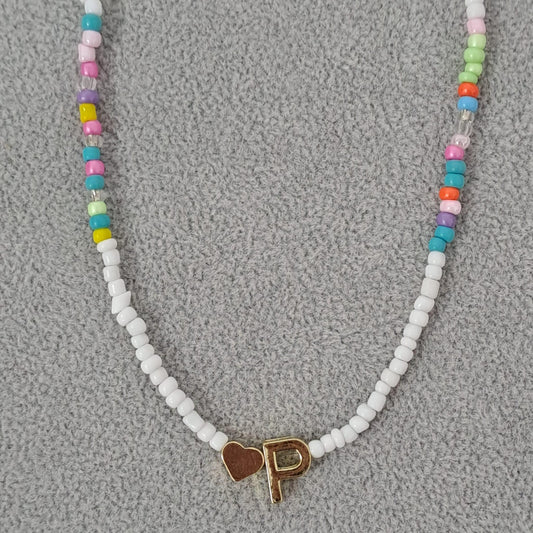 Colier auriu, cu margelute colorate, litera P C2 - Pursehuit.ro