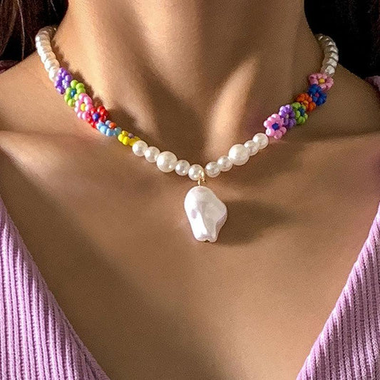 Colier auriu, cu perle si floricele colorate, Kadia C3 - Pursehuit.ro