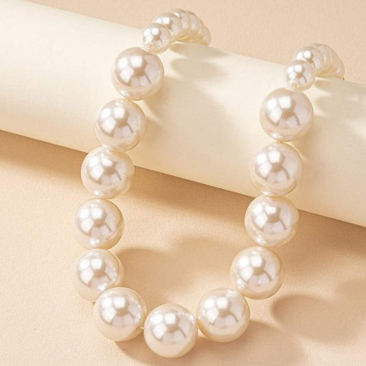 Colier auriu, cu perle supradimensionate, Olluf C8 - Pursehuit.ro