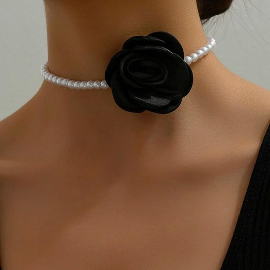 Colier choker, auriu, cu perle si floare, Olivera C3 - Pursehuit.ro