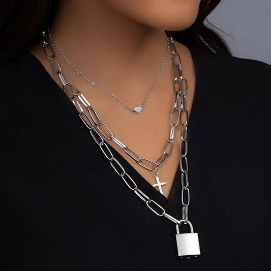 Colier in 3 straturi, argintiu, cu lacat si cruciulita, Linni C1 - Pursehuit.ro