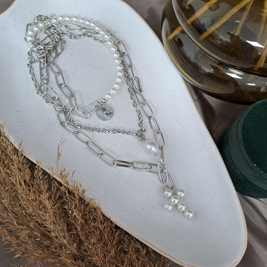 Colier in 3 straturi, cu perle si cruciulita, argintiu, Linetth C1 - Pursehuit.ro