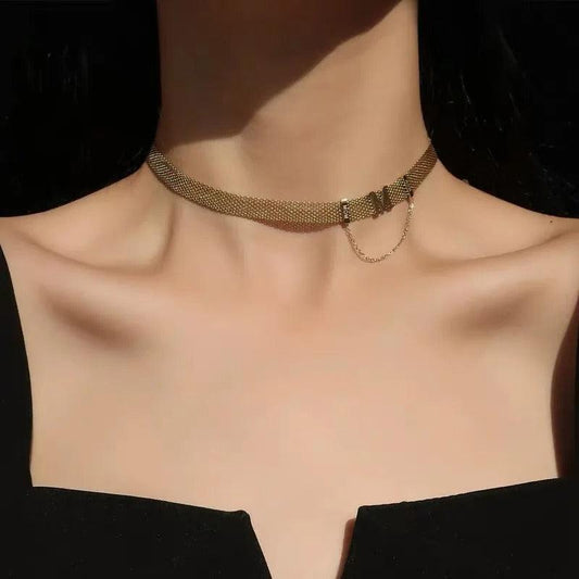 Colier auriu, din otel inoxidabil, cu litera M, suflat cu aur 18k, Taki C2 - Pursehuit.ro