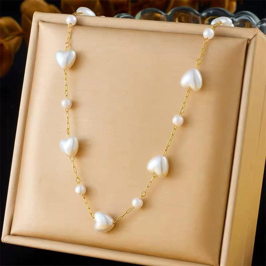 Colier auriu, din otel inoxidabil, cu perlute in forma de inima, suflat cu aur 18k, Betsy C11 - Pursehuit.ro