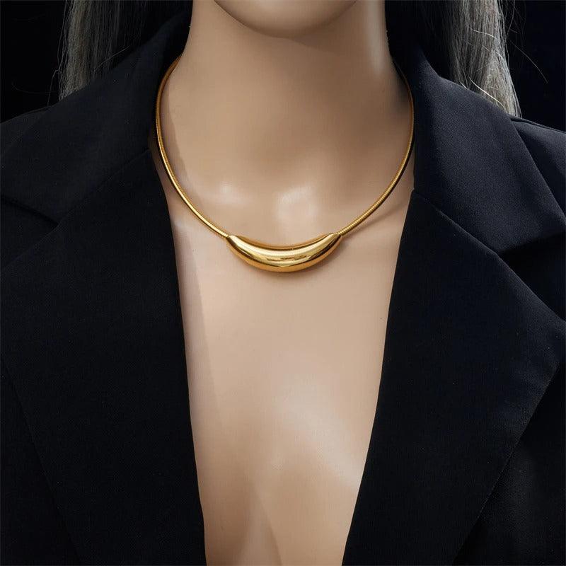 Colier auriu, din otel inoxidabil, design minimalist, suflat cu aur 18k, Toka C2 - Pursehuit.ro