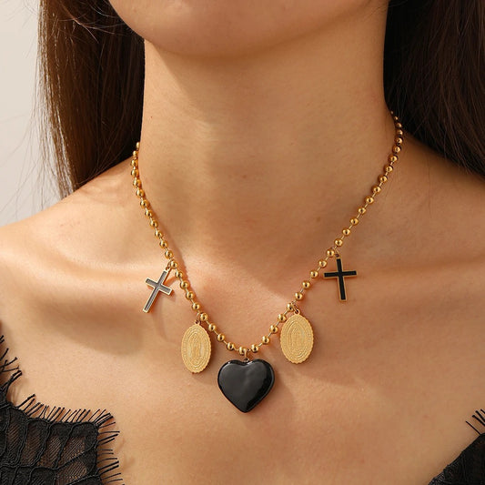 Colier auriu, din otel inoxidabil, suflat cu aur 18k, cu inima neagra si cruciulite, Rinda C5