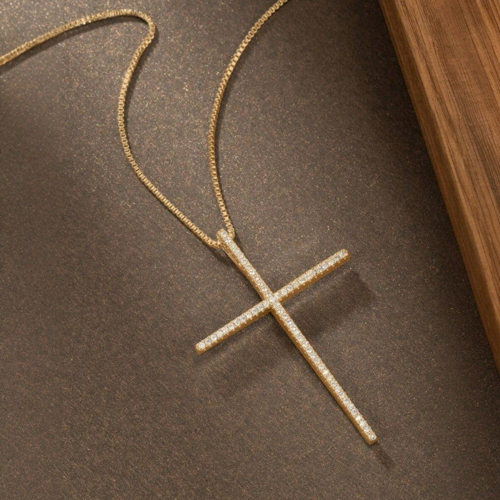 Colier auriu, din otel inoxidabil, suflat cu aur 18k, cu pandantiv cruce si pietre din zirconiu, Dario C7