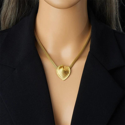 Colier auriu, din otel inoxidabil, suflat cu aur 18k, cu pandantiv inima, Destiny C12 - Pursehuit.ro