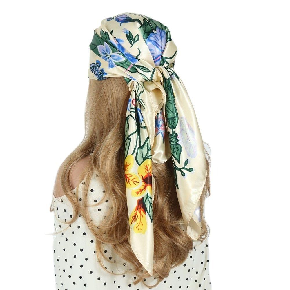 Esarfa bej, patrata, cu imprimeu, Reinald C1 - Pursehuit.ro