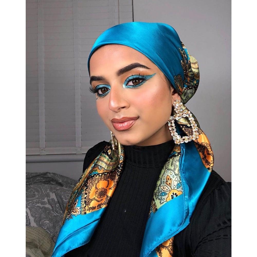 Esarfa turquoise, patrata, cu imprimeu, Attila C3 - Pursehuit.ro