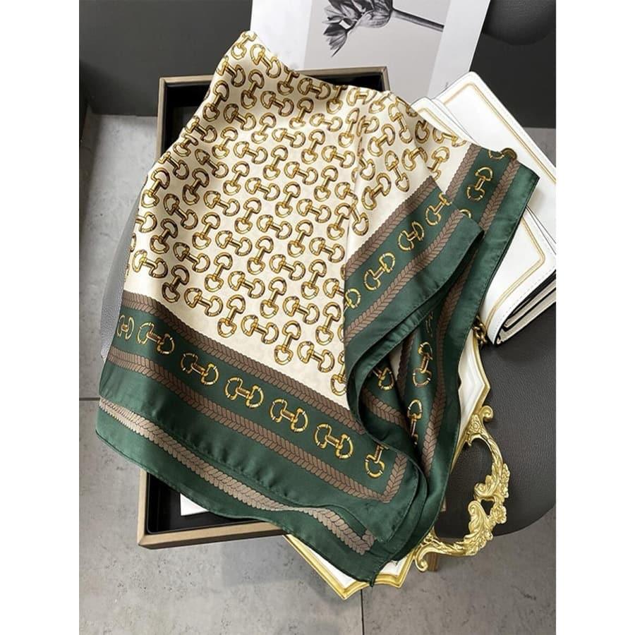 Esarfa verde inchis, patrata, cu imprimeu lanturi aurii, Selima C1 - Pursehuit.ro