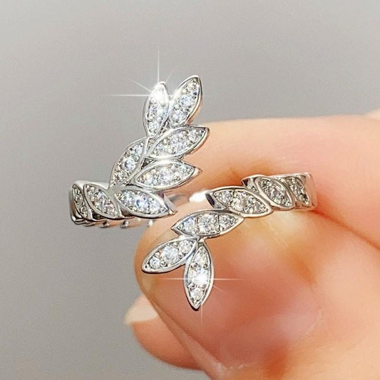 Inel argintiu, cu frunzulite si pietre din zirconiu, Birgita C29 - Pursehuit.ro